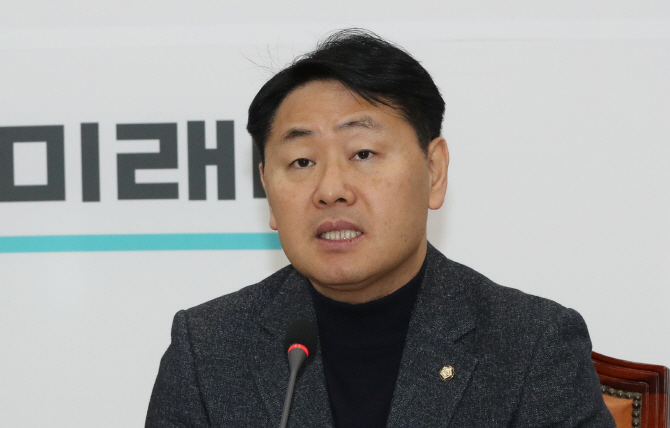 김관영 "거대 양당, 정쟁 일삼는 일 어찌 그리 호흡 잘 맞나"