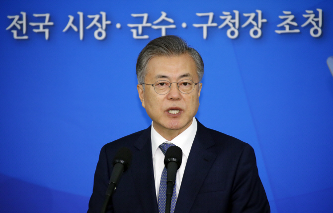 정명희 북구청장, 文대통령 직접 만나 "복지예산 국비보조율 높여달라"