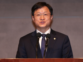 강병원 “조국 부산 출마?…국회의원으로 사법개혁 해도 금상첨화”