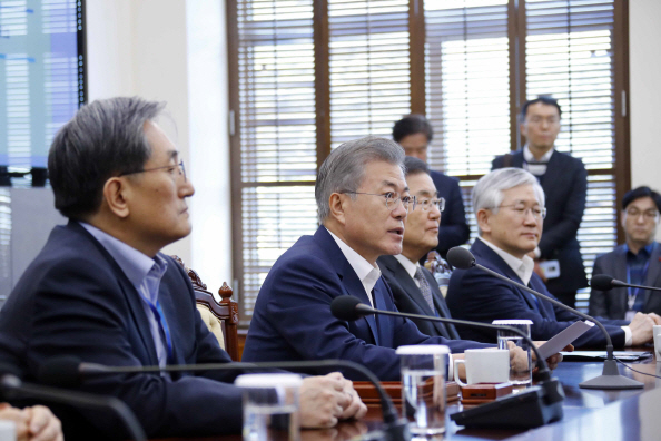 文대통령 “2차 북미회담, 역사적 회담” 트럼프·김정은에 경의(종합)