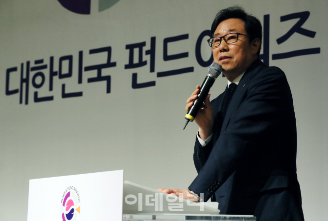 [포토]수상소감 밝히는 박규희 대표