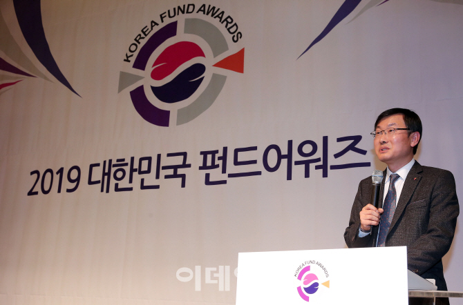 [포토]인사말하는 김병철 대표