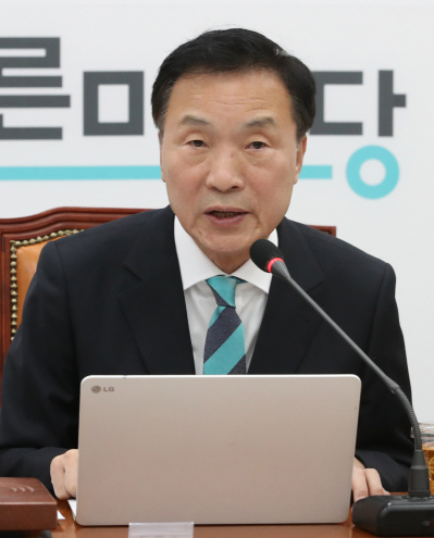 손학규 "박근혜 실정 중 하나가 개성공단 폐쇄..우리 피해 더 커"