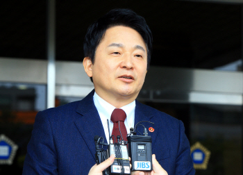 '사전선거운동' 원희룡 제주지사, 1심 벌금 80만원…지사직 유지