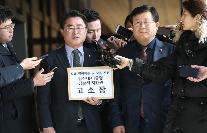 최경환 "5.18망언자 징계 미룬 한국당은 전두환당"