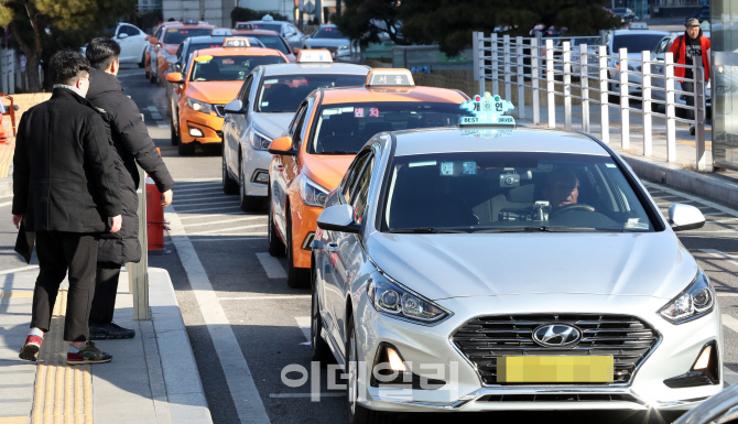 [포토]서울 택시 기본요금 인상, 3800원으로…추가요금 기준도 변경