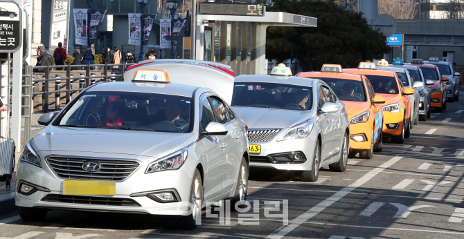 [포토]서울 택시 기본요금 인상..기본料 3,800원으로