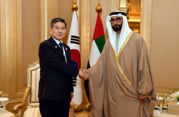 한-UAE 국방장관 회담…"국방협력 첨병, 아크부대 공헌 잊지 말아야"
