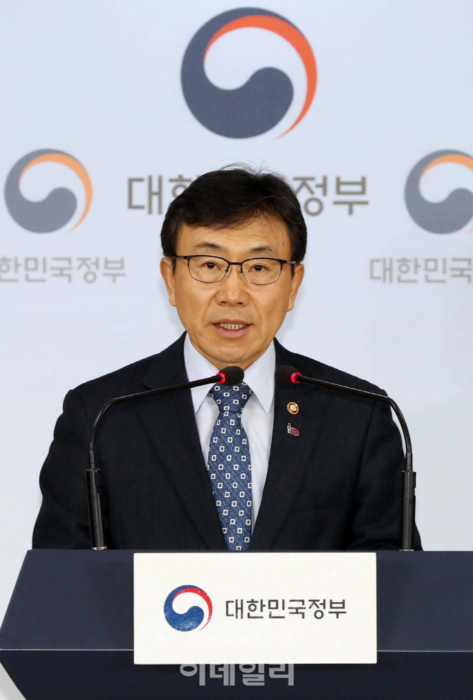 [포토]권덕철 차관 브리핑