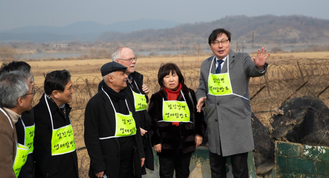 경기도, '베를린장벽' 모델로 DMZ를 글로벌 관광모델로 개발