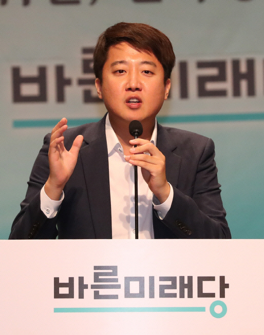 이준석, '외모 지침' 여가부 일갈…"정부가 아이돌 외모까지 신경? 구시대적"