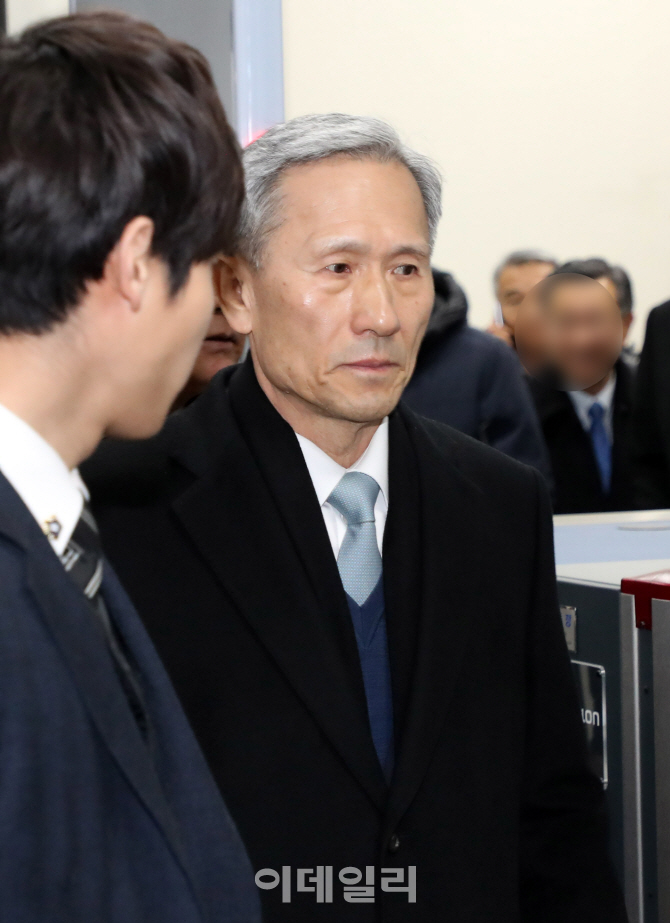 [포토]김관진, '묵묵부답'