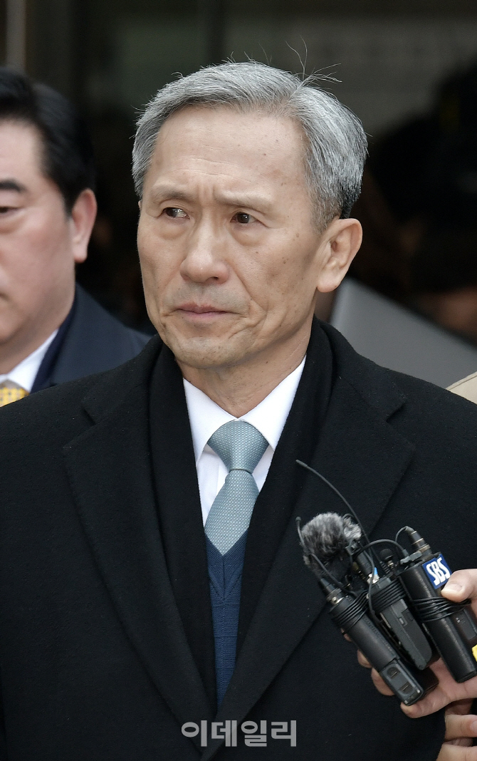 [포토]법원 떠나는 김관진 前 장관