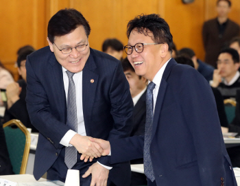금융규제 확 푼다…결제 인프라 혁신방안 25일 발표