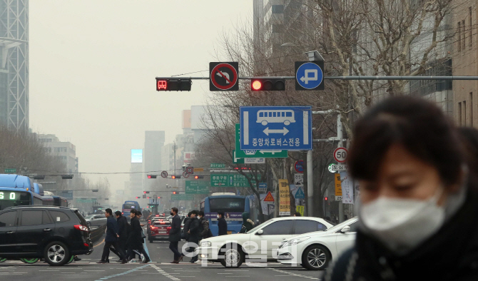 [포토]'초미세먼지 주의보, 잿빛도심'