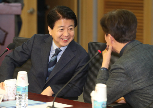 작년 국회의원 후원금, 민주당 상위권 싹쓸이...하위 10위엔 한국당 다수