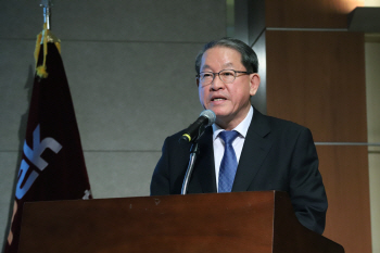 '3연임' 강호갑 중견련 회장 일성 "한몸 불사른다"