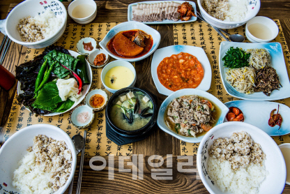 한국인의 밥상 '밥·국' 줄어든다…가정간편식↑