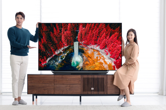 삼성·LG TV, 美컨슈머리포트 “스피커 없이도 좋은 사운드” 호평