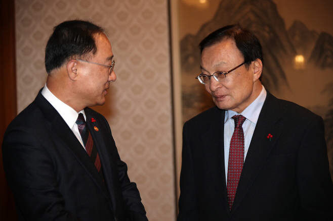 공공기관 직무급제 도입 논란…"연기·폐기해야" Vs "방만경영 개선"