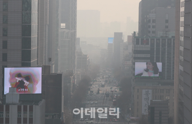 계속되는 미세먼지 비상…수도권·강원영서·충청·전북 ‘매우나쁨’