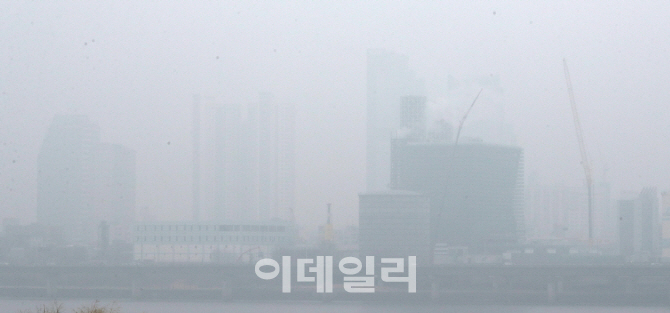 [포토]연일 역대 최고치 기록하는 초미세먼지