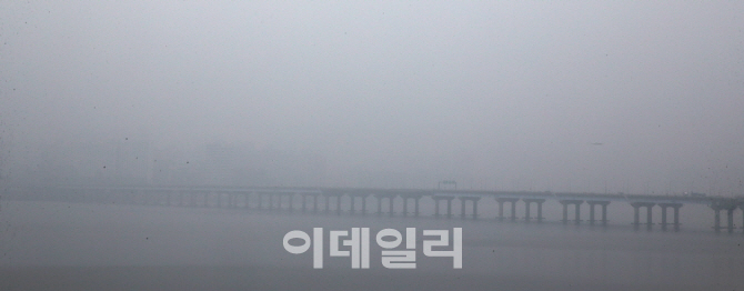 [포토]미세먼지로 강 건너가 안보여요!