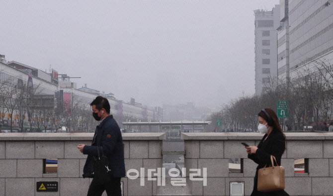 하태경 "차량 2부제·5등급 운행제한? 효과없는 생색내기 정책"