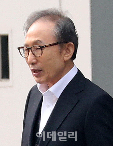 한국당 "MB 보석 허가, 법원 결정 존중…다행스럽게 생각"