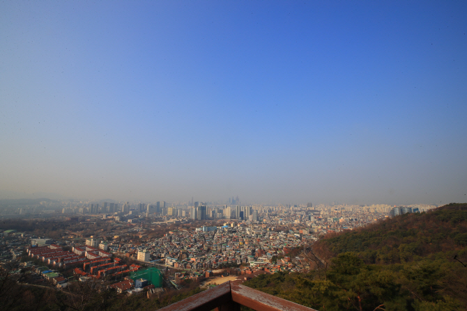 서울 초미세먼지 ‘보통’ 회복…5등급 차량 운행제한 해제