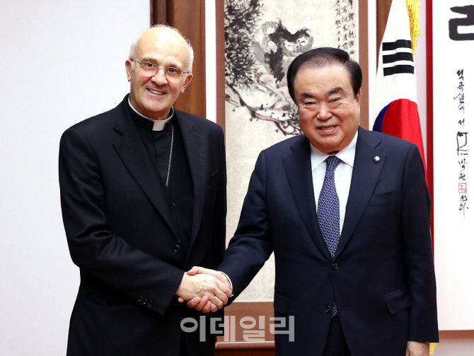 [포토] 교황청 대사 예방받는 문희상 국회의장