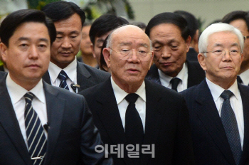 전두환, 재판받으러 광주 간다…기소 10달 만에 출석 통보