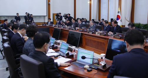 文대통령, 8일 집권 2기 개각 단행…진영·우상호·박영선 입각 관심(종합)