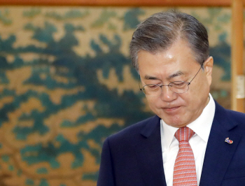 “레임덕은 없다” 文대통령, ‘총선·성과·평화’ 3대 과제 제시