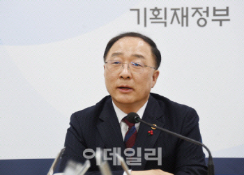 기재부 “내달 주세 개편, 소주·맥주 가격 인상 없다”