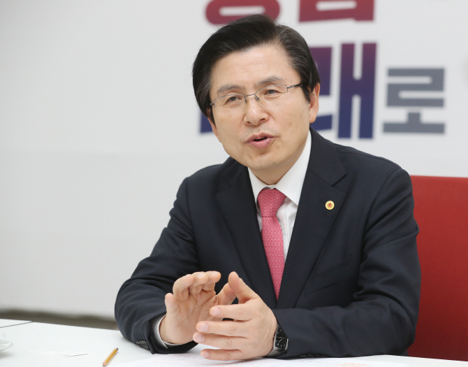 황교안 “文정권 알리면, 여권단일화 백번해도 한국당 압승”