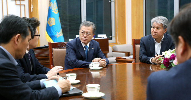 靑, 미세먼지 범국가적 기구 구성 박차…노영민, 반기문 만날듯