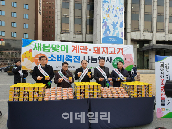 돼지가격 하락에 양돈농가 시름.. 농협, 안정자금 300억원 투입