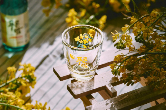 제주소주, 봄을 재촉하는 ‘유채꽃 에디션’ 출시