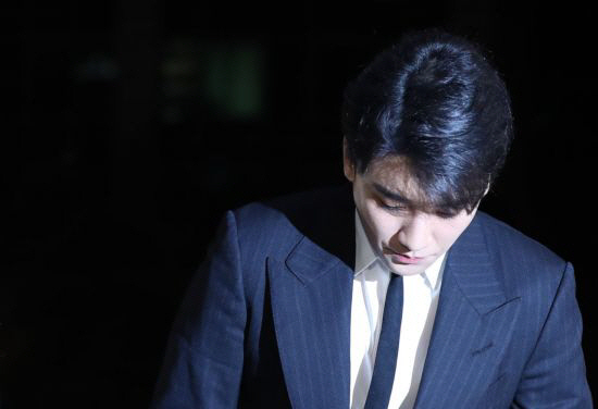 군인권센터 "병무청, 승리 입영 연기해야…군대는 도피처 아냐"
