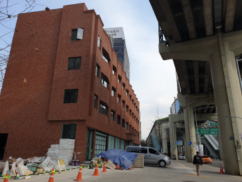 '블세권 들썩'…성수동 고가 아래로 사람이 몰린다