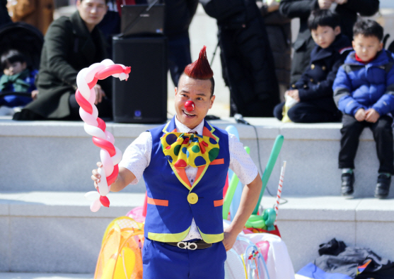 ①"아트빌리지에서 문화·예술 즐겨요"