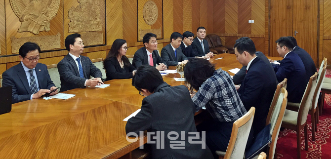 [포토]전자전부 협력 의견 나누는 한-몽