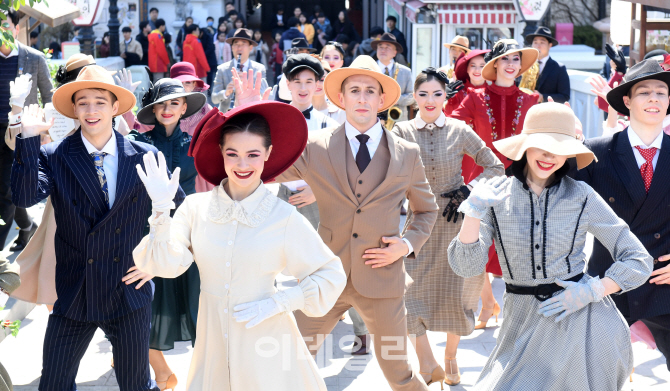 [포토]'롯데월드 어드벤처에서 시간여행을'