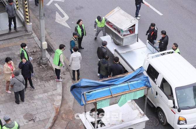 [포토]영등포역 삼거리 노점상 철거