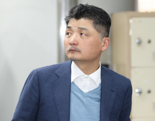 김범수 카카오 의장, '계열사 신고누락' 첫 재판서 혐의 부인