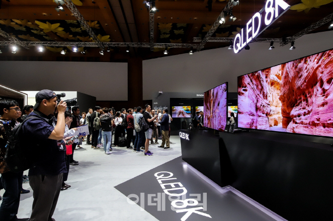 삼성전자, ‘동남아 포럼 2019’ 개최..‘2019년형 QLED TV’ 소개