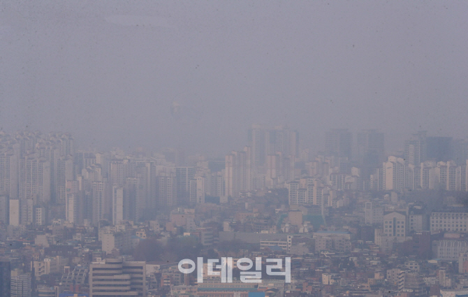 [포토]'날 풀리니 찾아온 미세먼지'