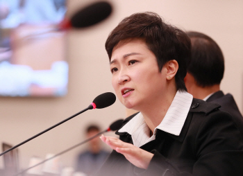 "'이언주 막말'은 생존 위한 도발, 총선 때 탈당 명분 쌓아"