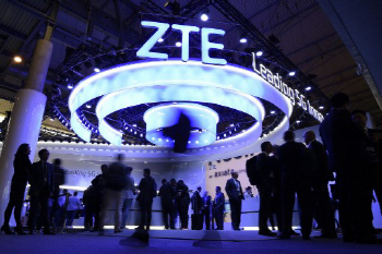 中 ZTE, 지난해 적자 1조원…美 제재에 '눈물'